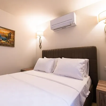 Kalamaki Flats Aparthotel *