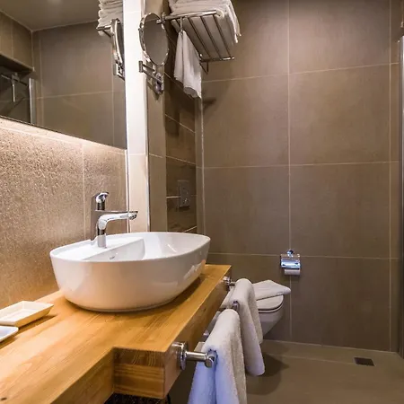 Kalamaki Flats Aparthotel *
